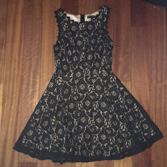 A black city studio dress - Picture 1 of 3